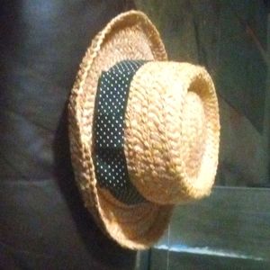 Woman's straw hat Liz Claiborne
